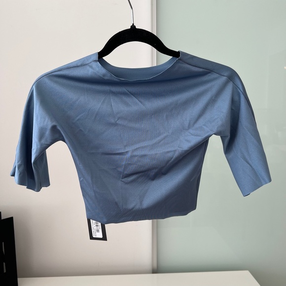 Ruban Noir Crop Top - Picture 2 of 4